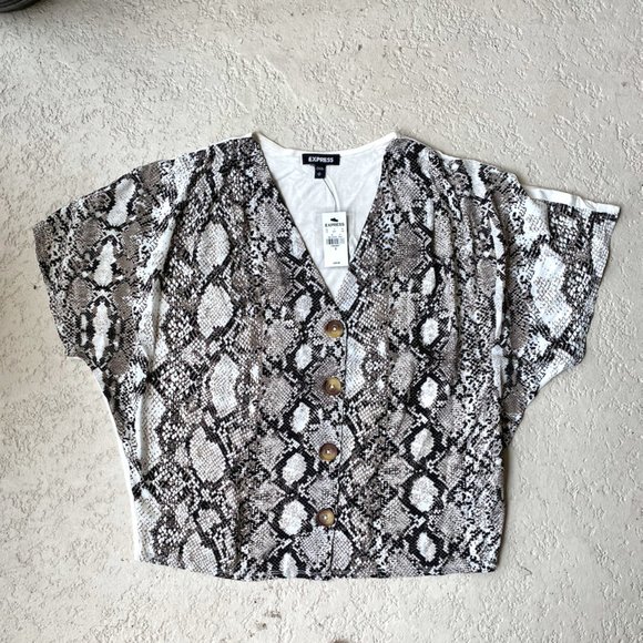 NWT Express Dolman Button Front Top - Picture 5 of 7